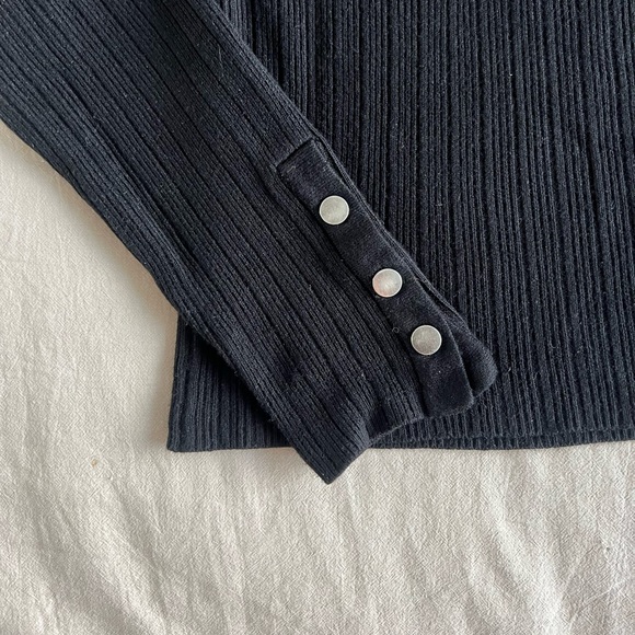Urban Outfitters Square Neck Knit Top with button detail in black (size M) - Picture 3 of 7
